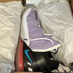 Nike LeBron 18 'Graffiti